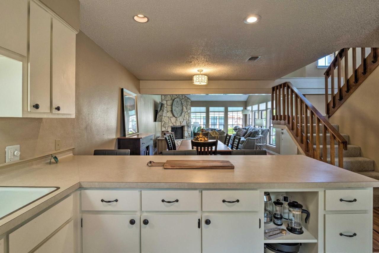 Horseshoe Bay Resort Townhome - Near Lake Lbj! Bagian luar foto